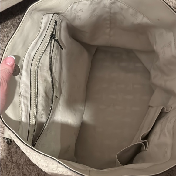 Gucci Beige Monogram Tote Bag - Guaranteed Authenticity - Picture 2 of 8
